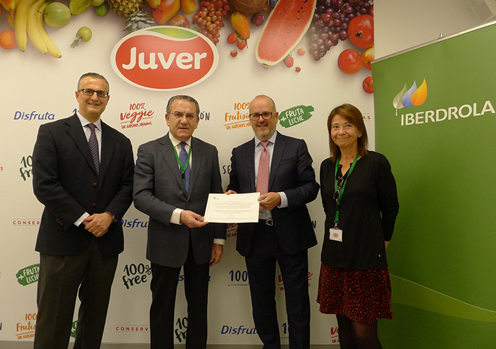 foto noticia Juver elige a Iberdrola para fabricar todos sus zumos con energía verde.